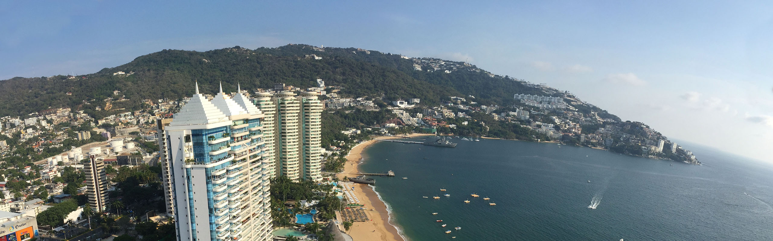 Panorama de Las Brisas desde el piso 30 de La Palapa