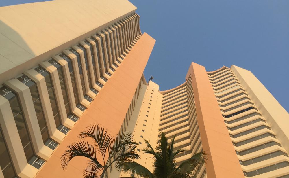 Street View of La Palapa Hotel looking up