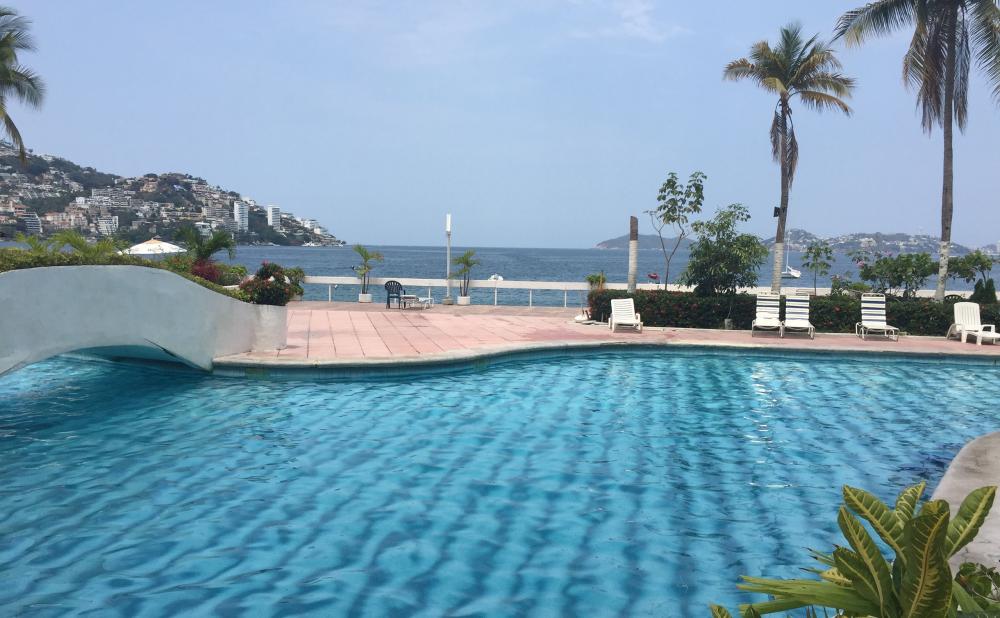 Exotic pool area at the Comdominium La Palapa in Acapulco