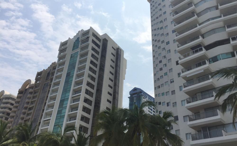 Hotels and condos on the beach in Acapulco